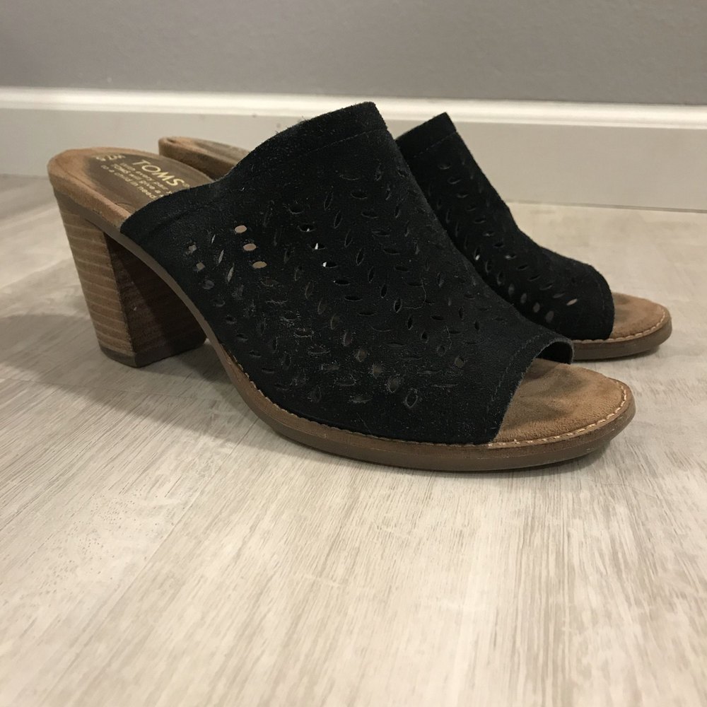 TOMS Black Perforated Suede Leather Peep Toe Mule Clog Heel sz W7.5
